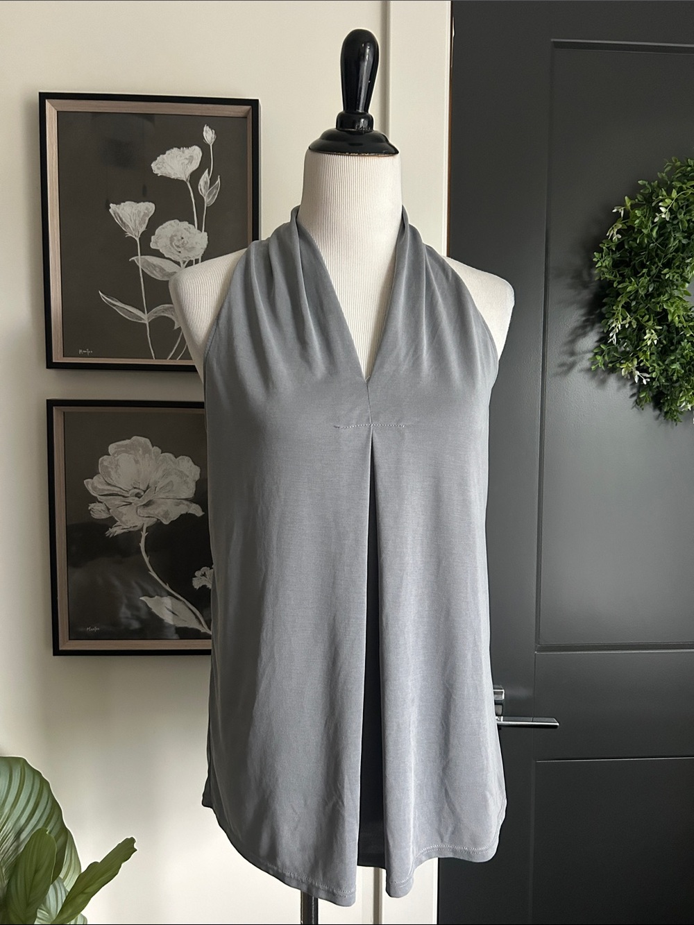 Sleeveless Light Gray Halter Neck Women's Top
